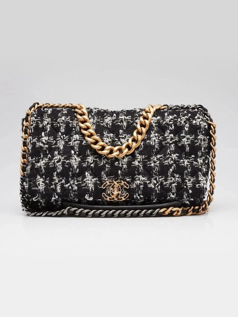 Chanel Black/Silver Houndstooth Wool Tweed Chanel 19 Maxi Flap Bag